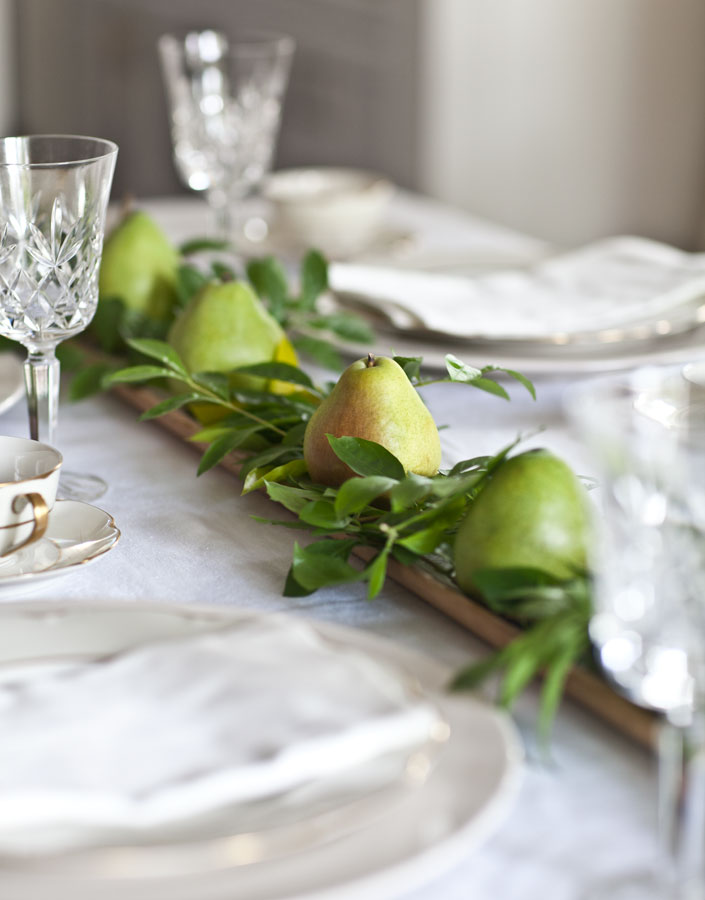 pears-on-baguette-board