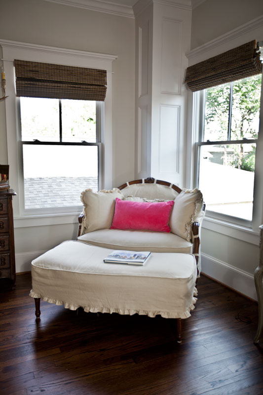 white-linen-french-settee