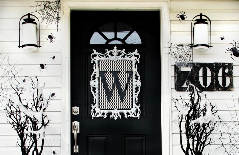 halloween-front-door-wreath
