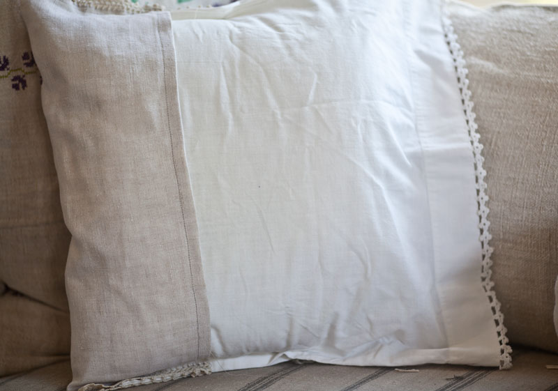 Vintage linen online pillows