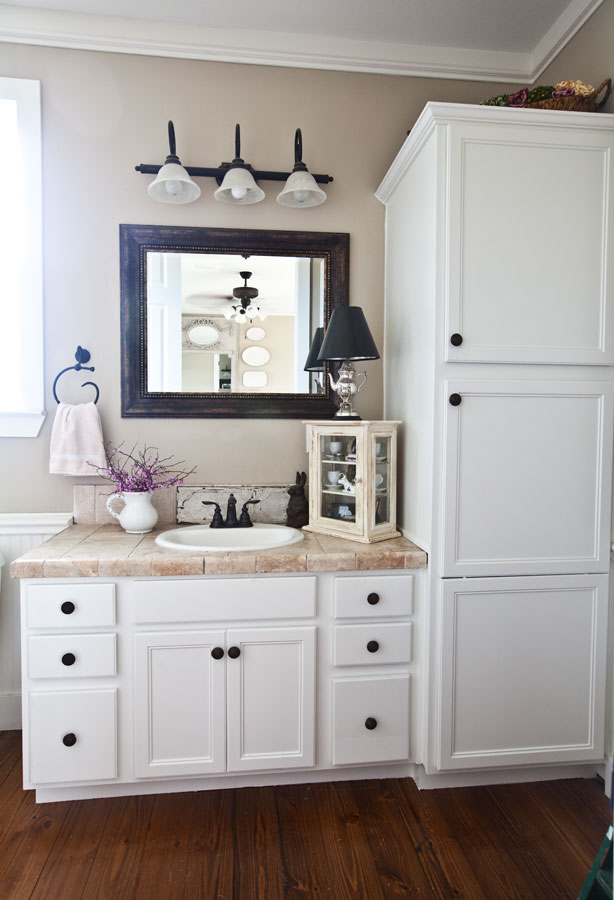 Farmhouse Bathroom Vanity Cabinets