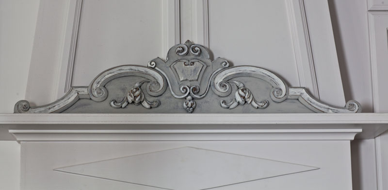 pediment-gray-and-white