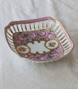 pink-pierced-dish