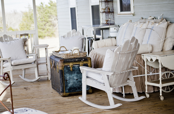 back porch bed small