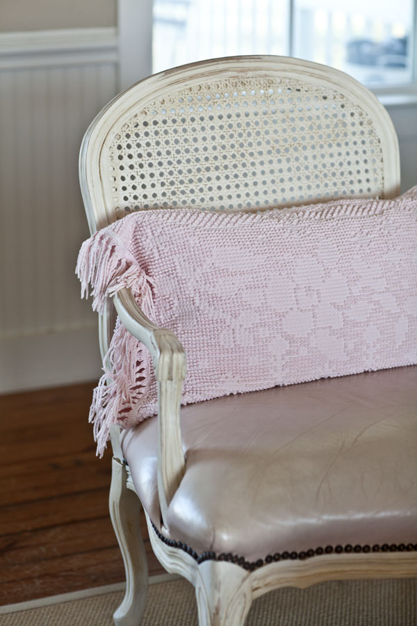 pink-chenille-pillow