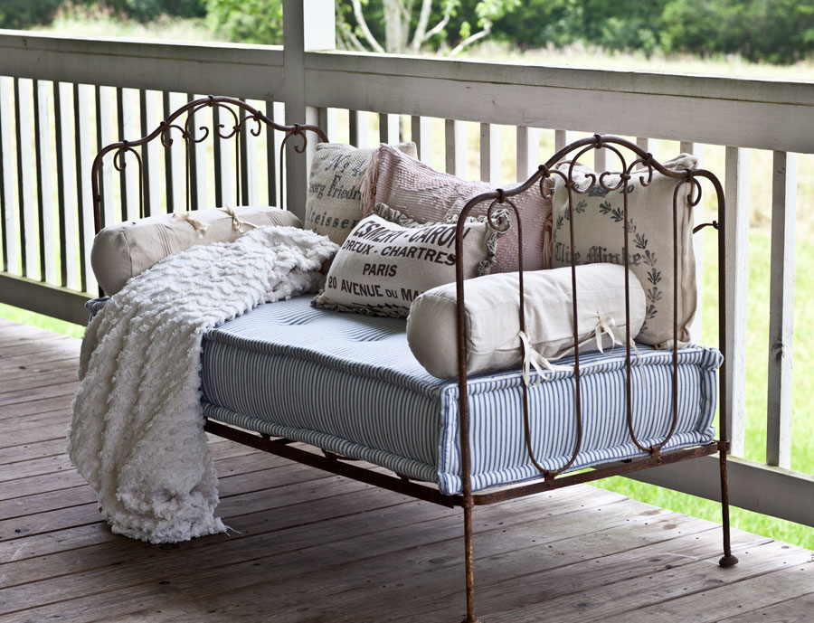 French-iron-daybed