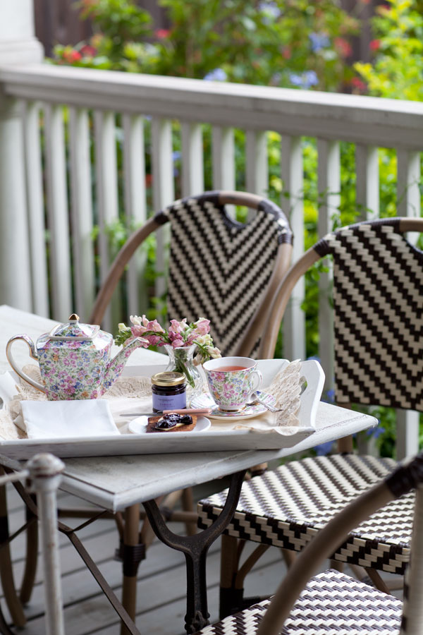 breakfast-tray-on-porch