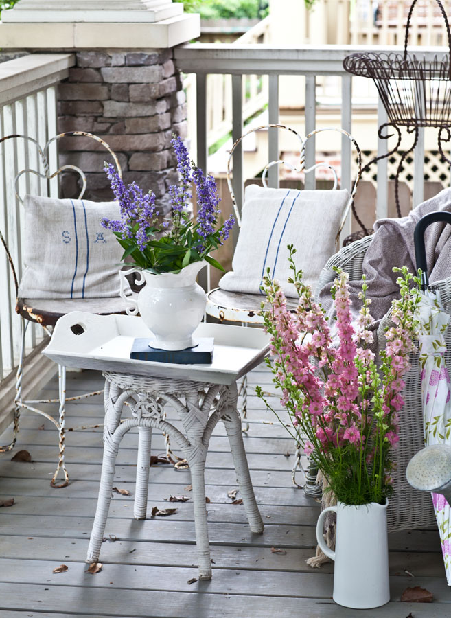 flowers-on-the-porch