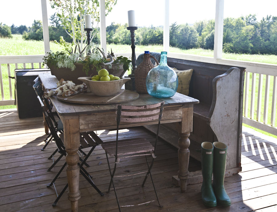 back-porch-fall-decor-farmhouse