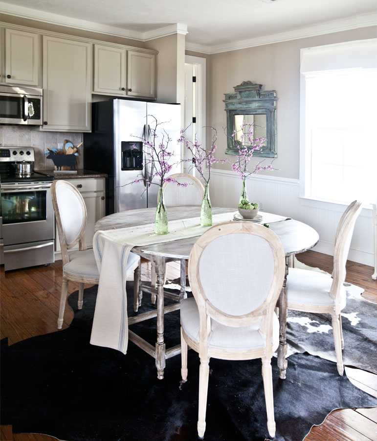 farm-kitchen-with-cowhide-rug