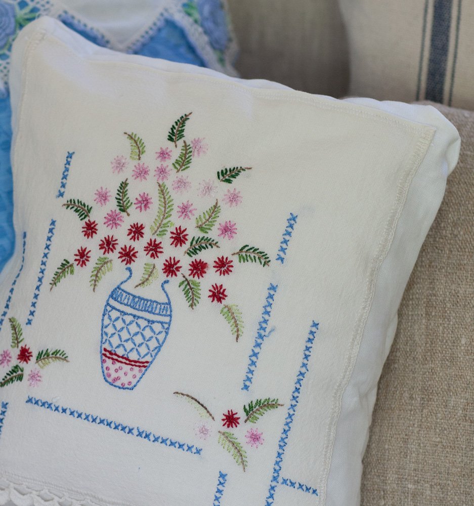 floral-vintage-pillow-10