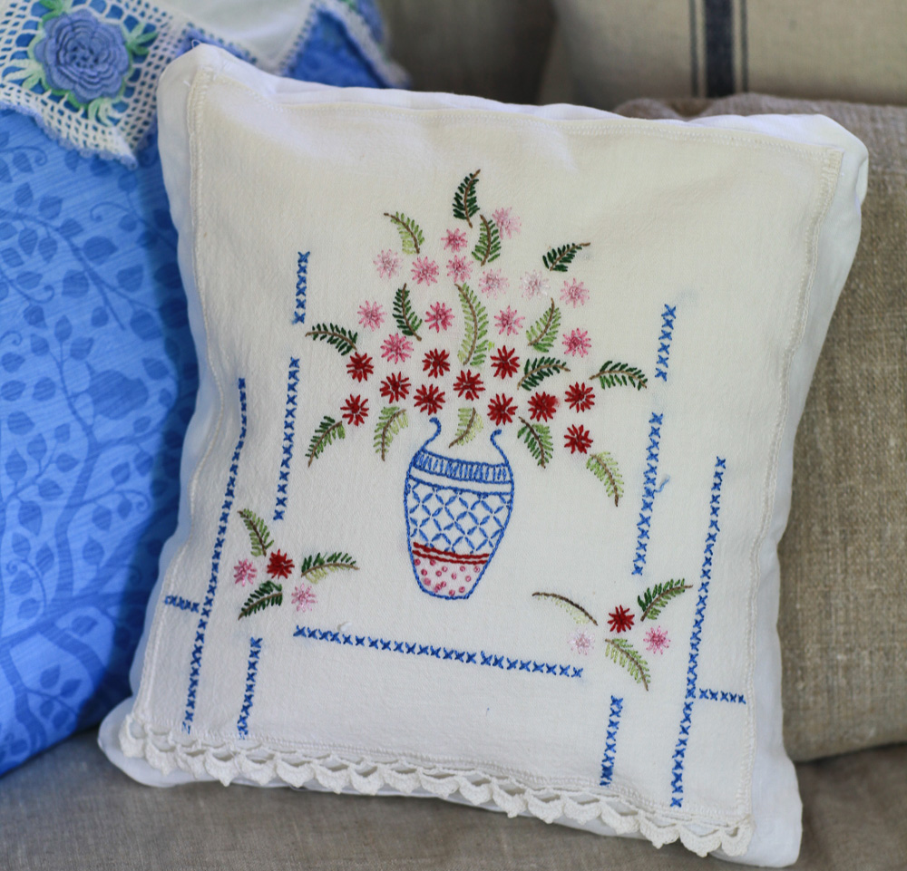 floral-vintage-pillow-11