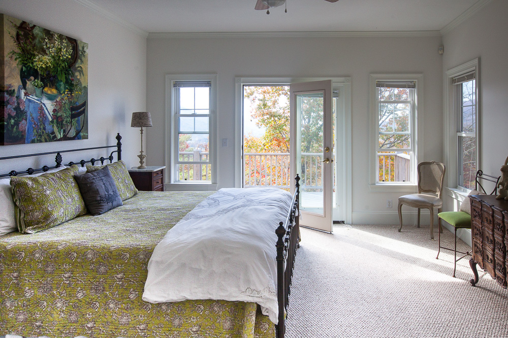 outdoor view mountain bedroom