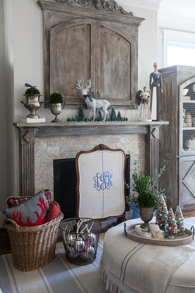 christmas-cedar-hill-farmhouse-9