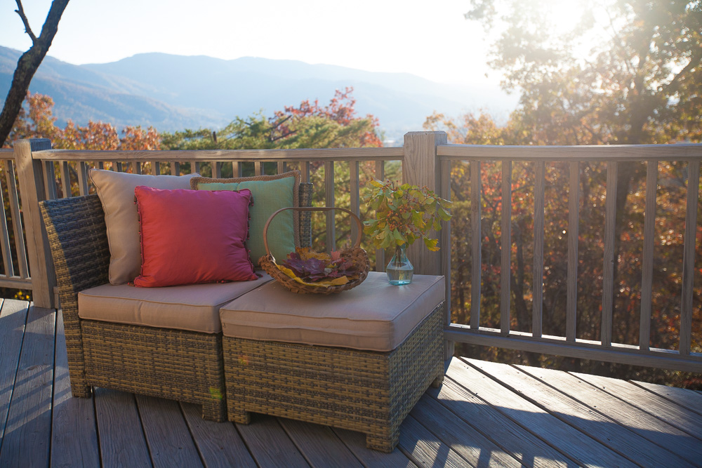 mountain-deck-cedar-hill-farmhouse-16