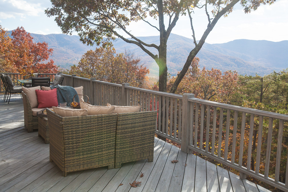 mountain-deck-cedar-hill-farmhouse-19