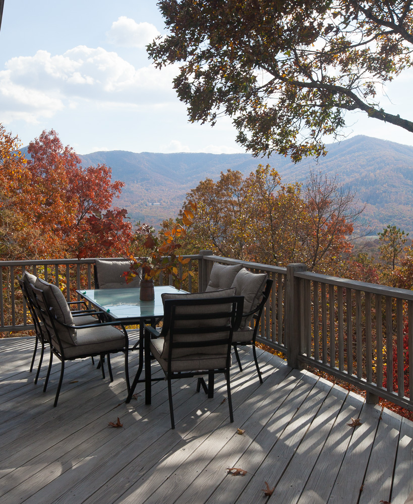 mountain-deck-cedar-hill-farmhouse-21