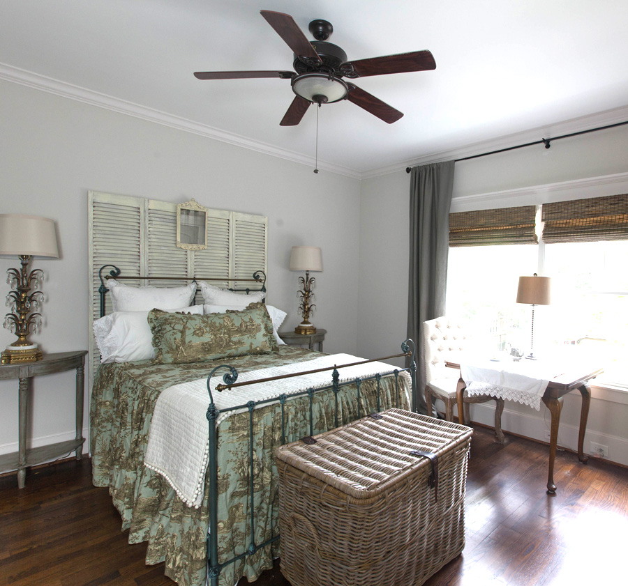 bedroom-with-basket-and-curtains