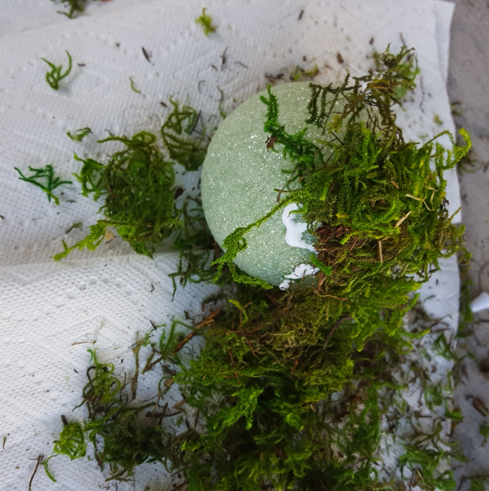 The EASIEST DIY Moss Balls · Nourish and Nestle