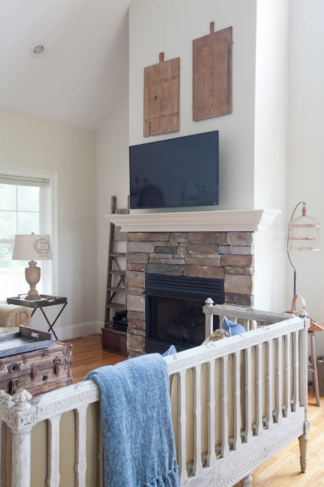 mountain living room tv and fireplace