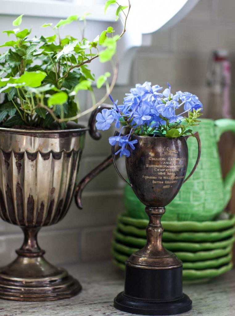 Creative flower vase silver trophy
