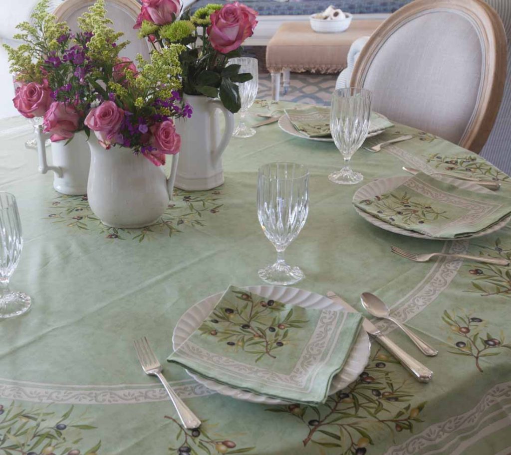 French tablecloths olives with napkins