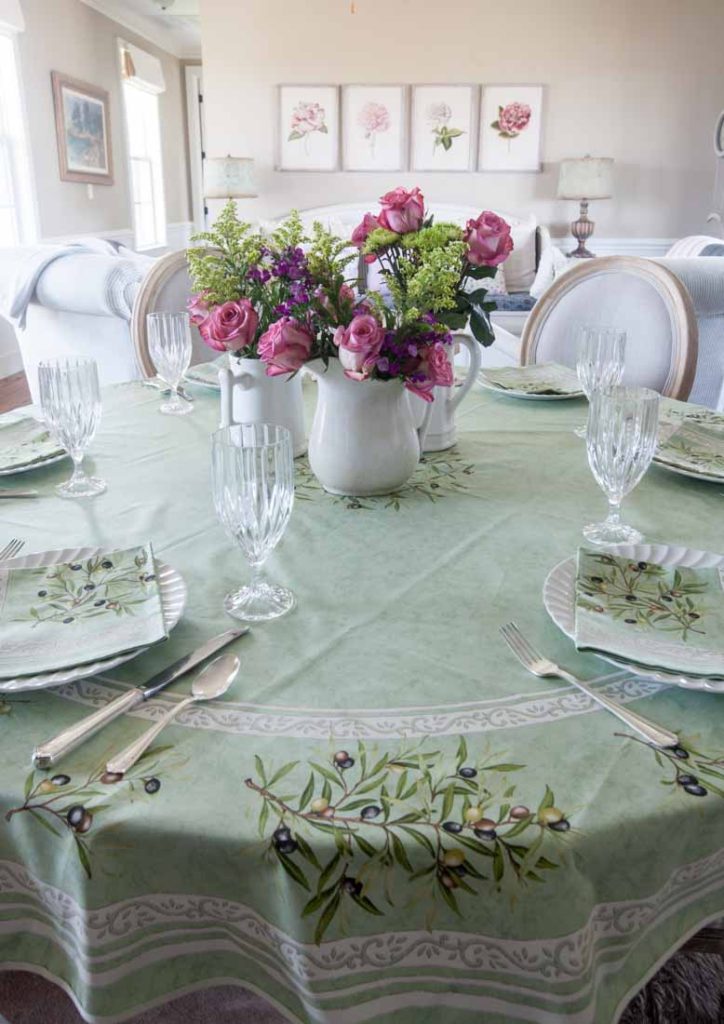 French tablecloths olives