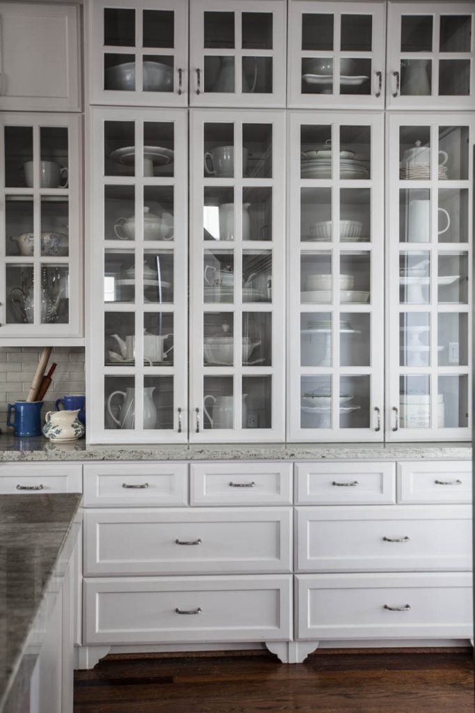 decorate a hutch in kitchen