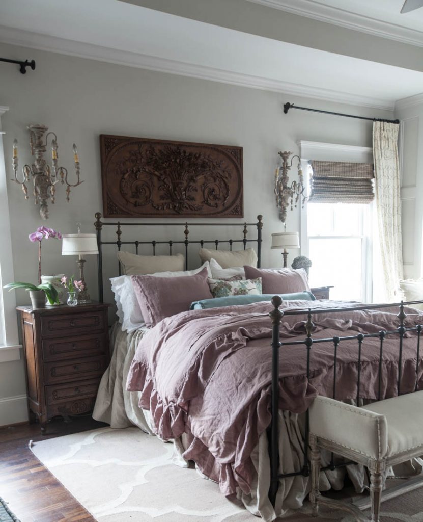 8 Above Bed Décor Ideas - Cedar Hill Farmhouse