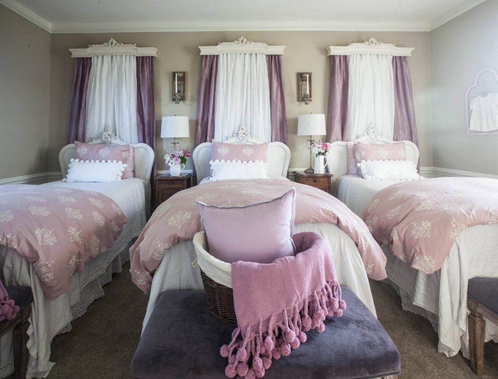 8 above bed décor ideas curtains